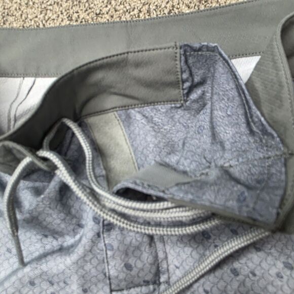 Vineyard Vines Board Shorts Size 32 Drawstring Blue *flaw* Beach Travel - Picture 6 of 9